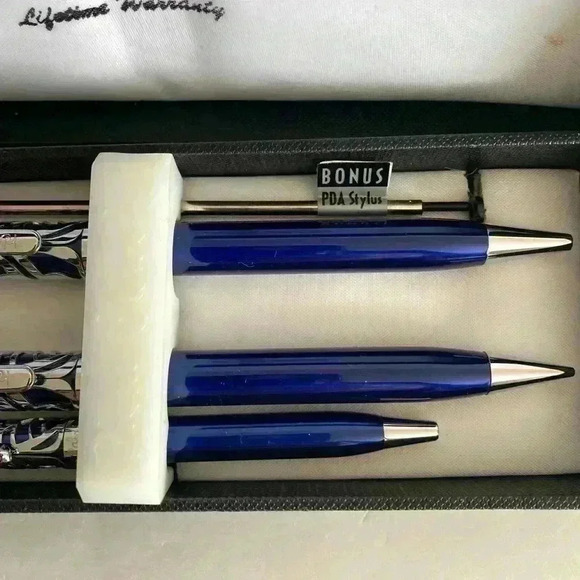 Pierre Cardin Pen Set - Picture 3 of 8